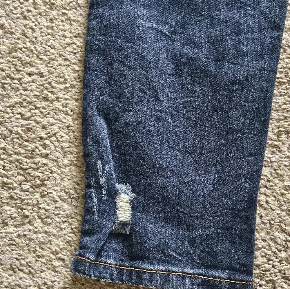 Embroidered Jeans - Picture 9 of 11